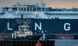 Germany orders port to reject Russian LNG deliveries